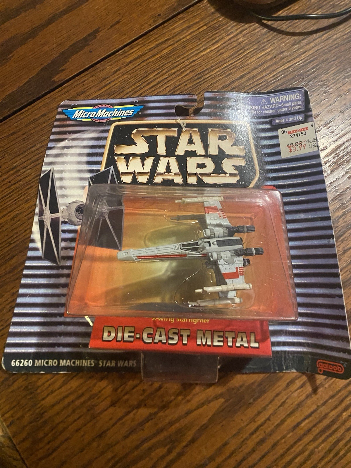 Galoob Micro Machines, StarWars 1997 Die Cast X-Wing Fighter Sealed.