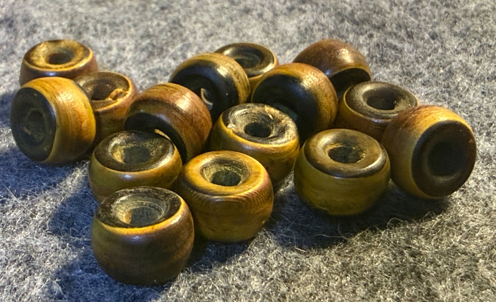 15 Old Buffalo Horn Padre Trade Beads Sioux Indian People 1800's