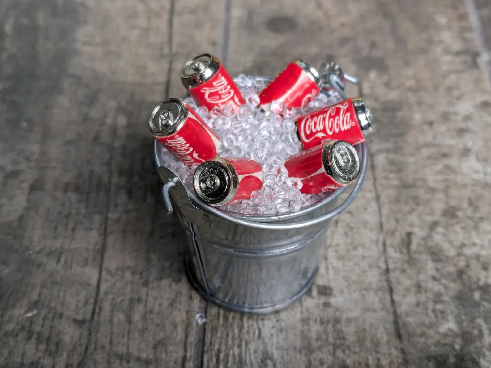 1:6 scale Miniature coca cola cans Iced Bucket  ice for dollhouse 8 pcs set