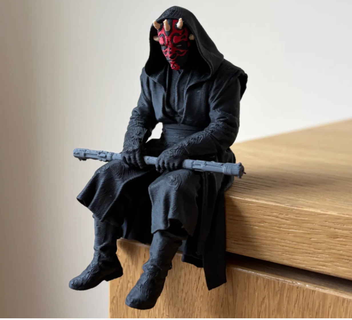Star Wars Darth Maul Hooded Seated Cloak Statue Figurine Sci-Fi & Horror