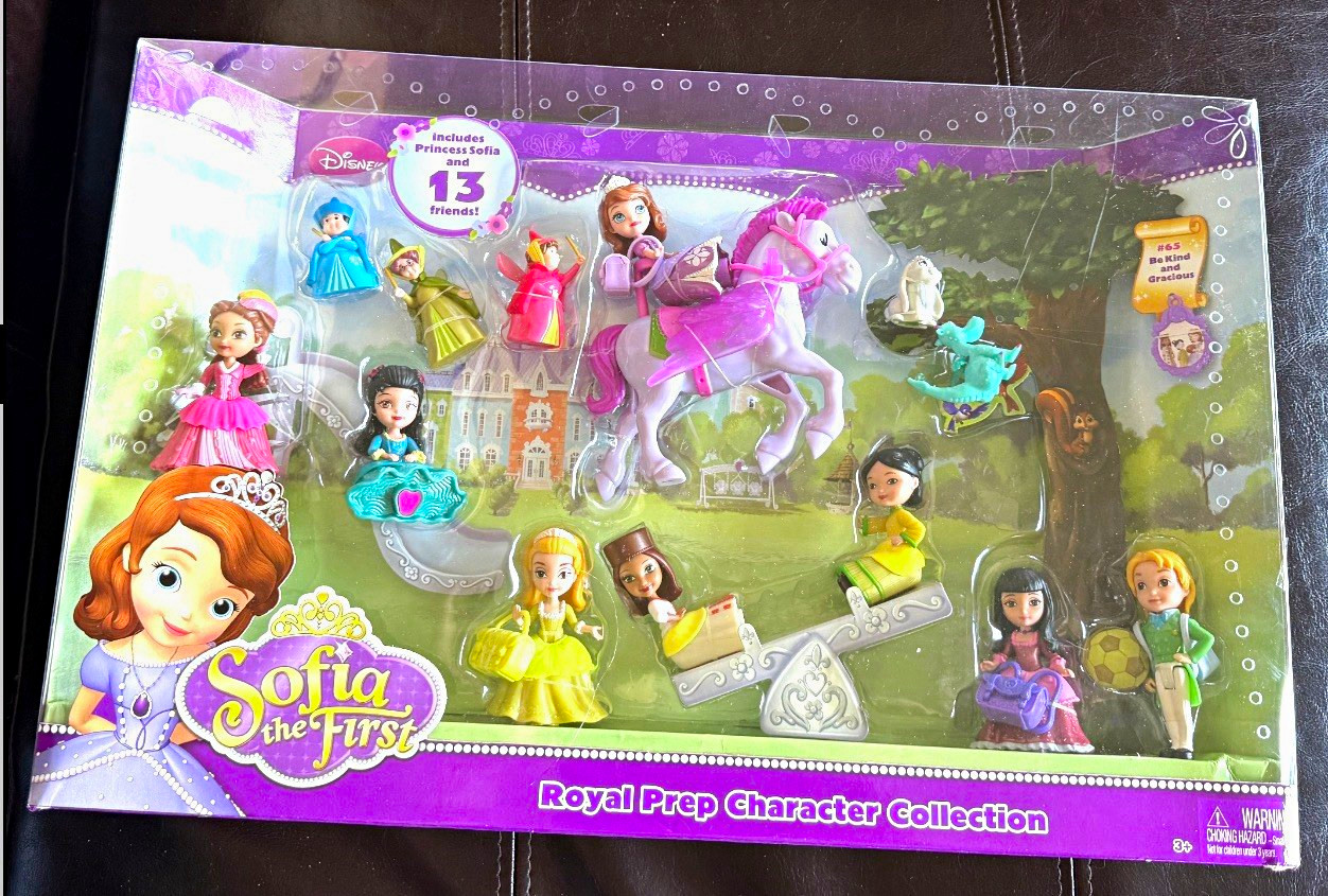 Disney Sofia the First Royal Prep Collection 2013 Princess Sofia & 13 Friends