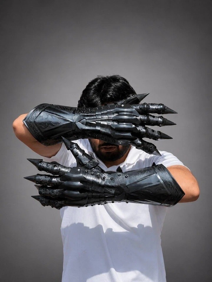 Wearable Black Fantasy Armor Gauntlets with Claws Medieval Knight LARP Gloves