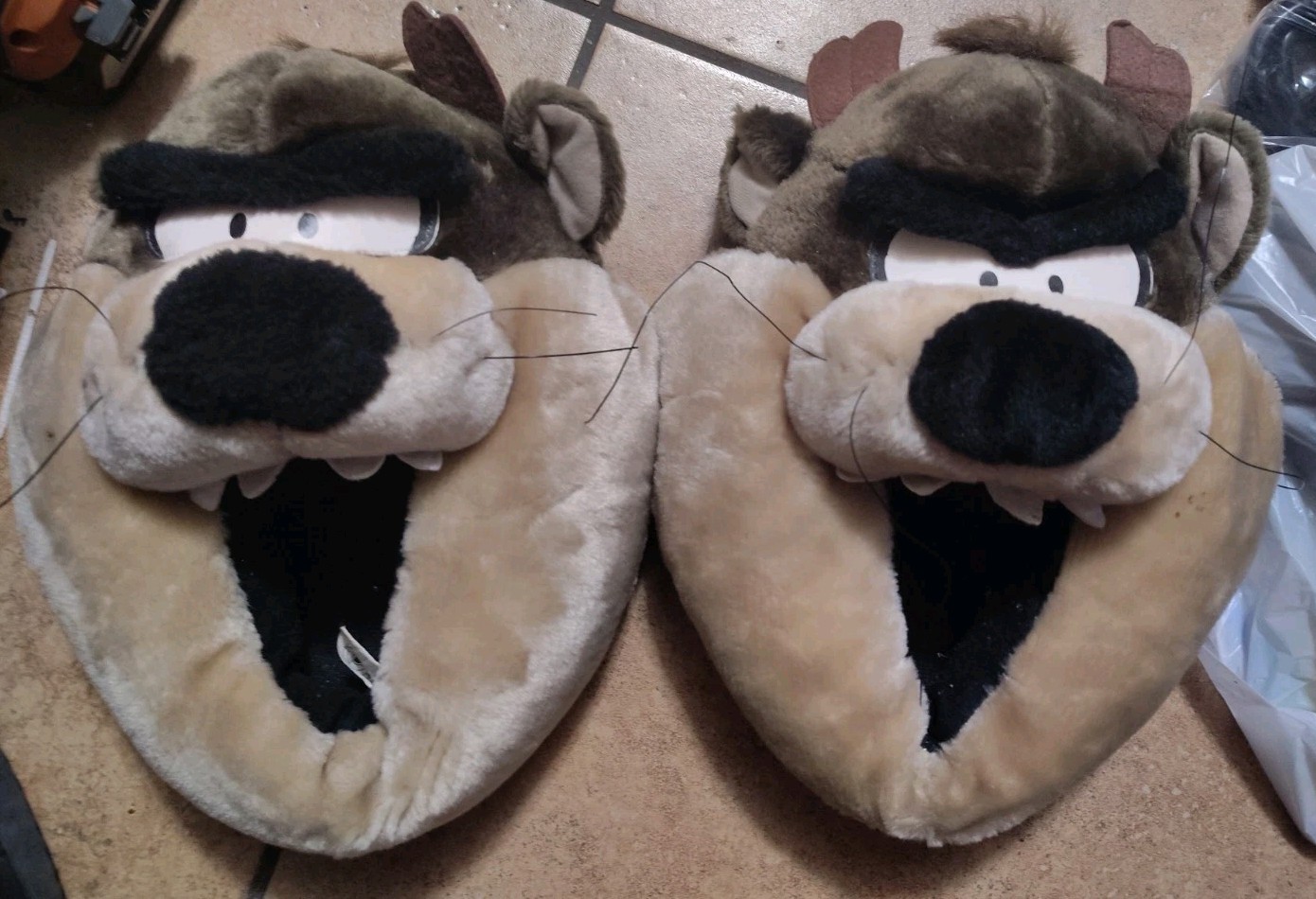 Vintage 2001 Looney Tunes Taz Tasmanian Devil 3D Plush Slippers 7/8 RARE