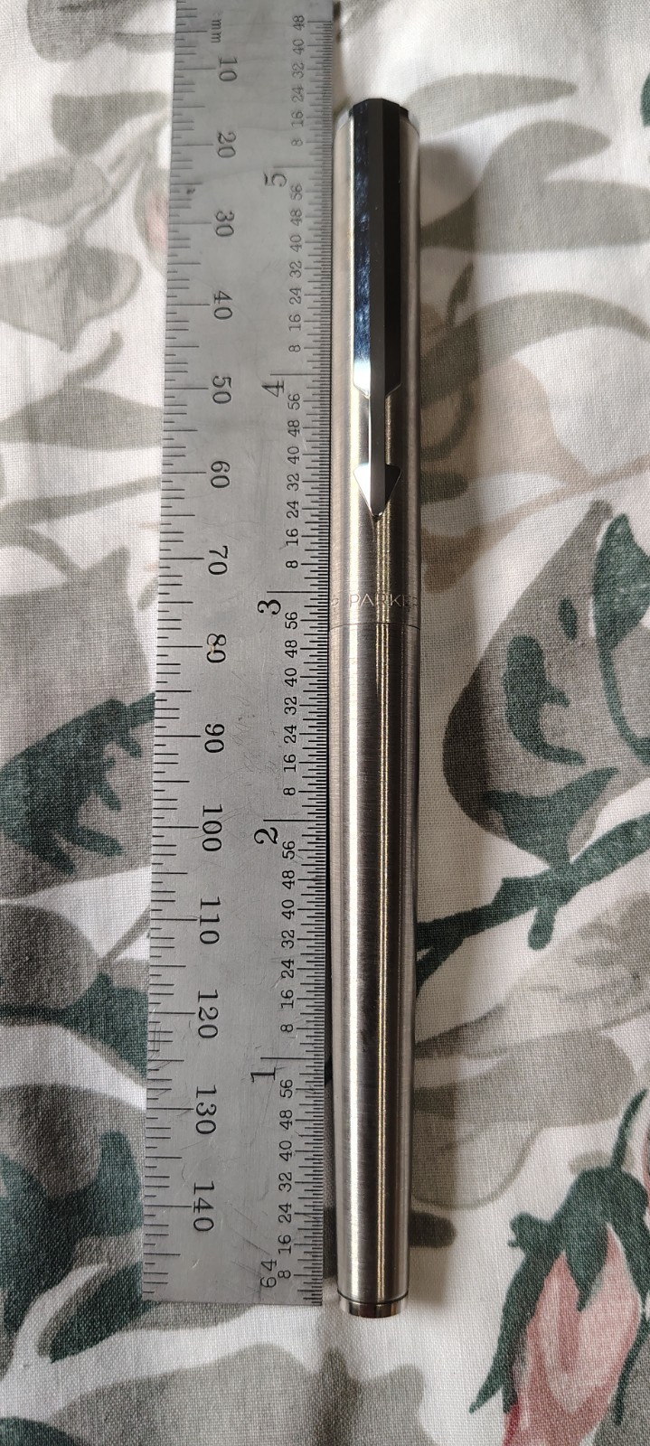 Parker Arrow Stainless Steel Cap , Barrel Roller Ball Pen England 