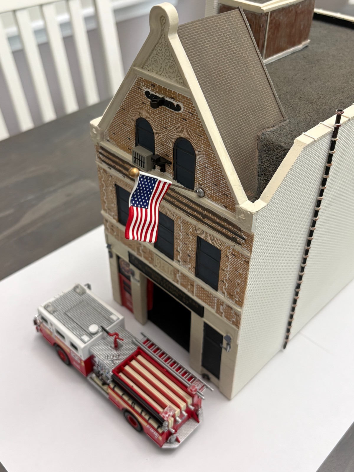 Code 3 Collectibles Limited Edition FDNY Station 235 and Engine 235