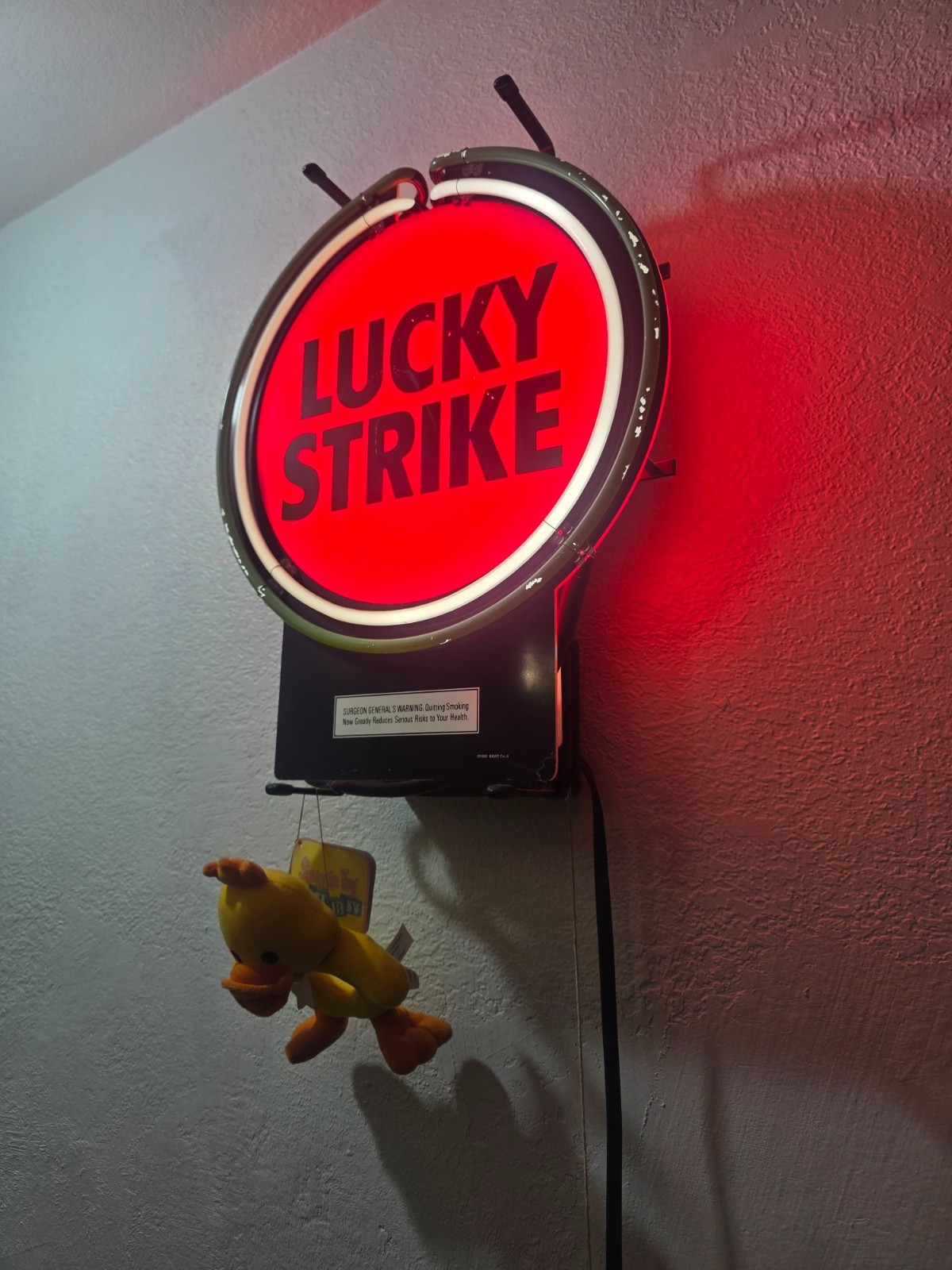 Vintage Lucky Strike Neon Sign