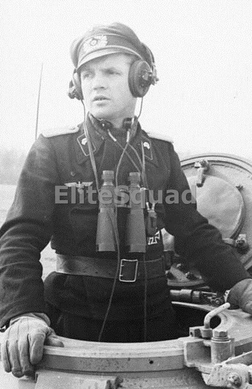 WW2 Picture Photo German Panzer Commander with binoculars 0380