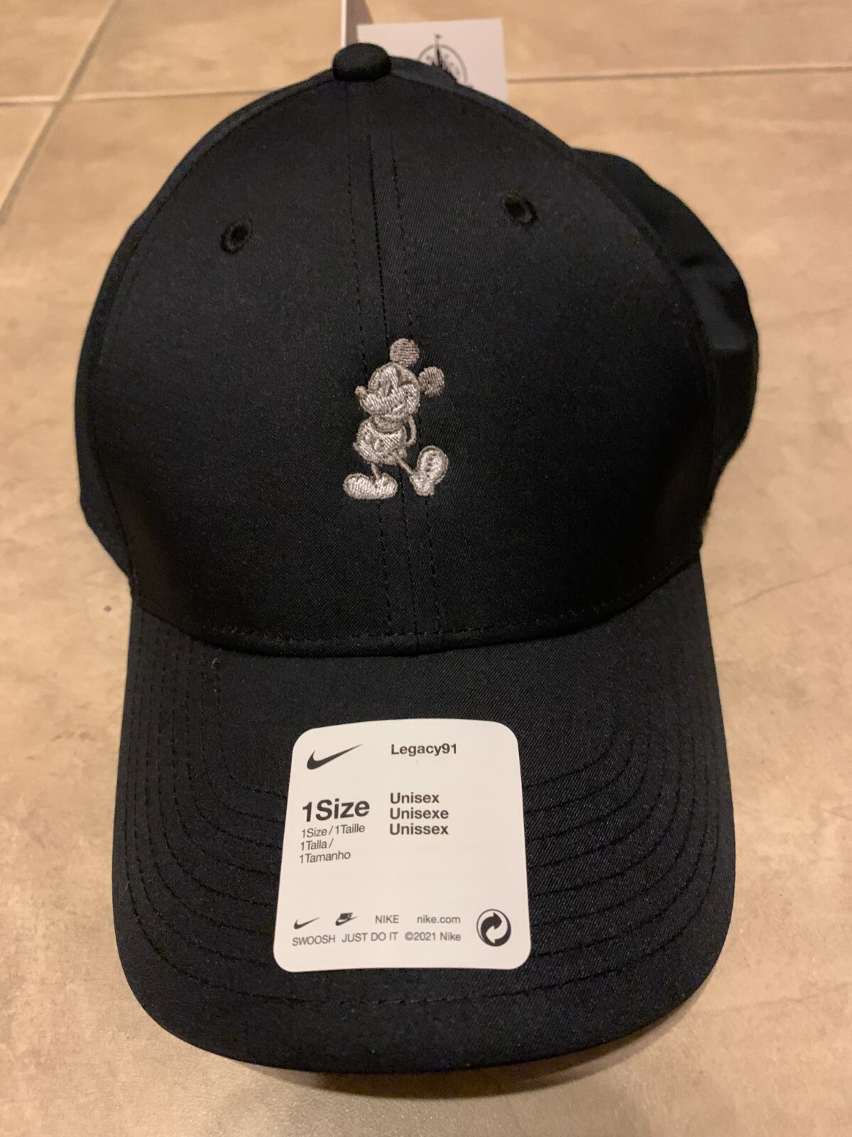 Disney Legacy 91 Nike Adult Golf Baseball Hat Cap NEW Tag Black w/ Gray Mickey