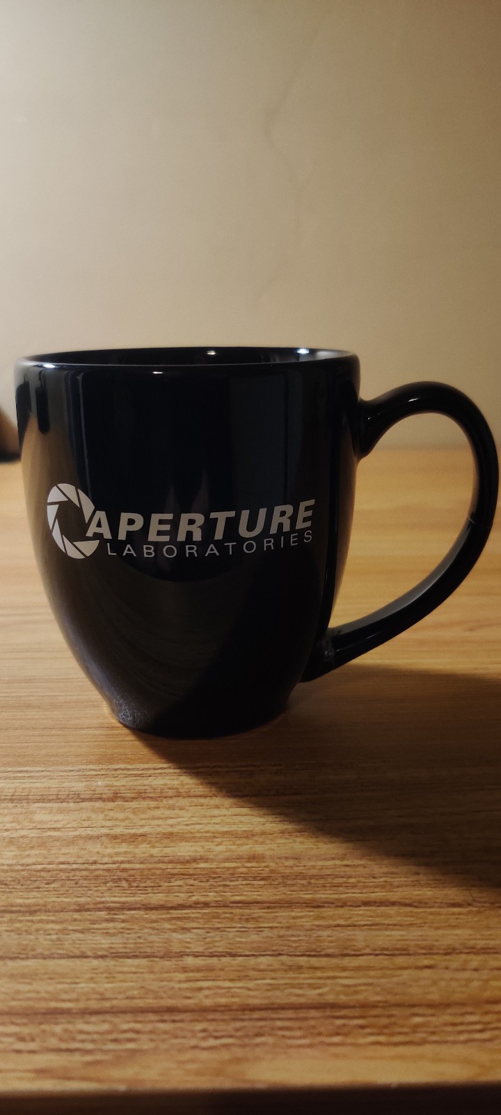 Aperture Laboratories Coffee Mug – Portal, Official Valve Store, Cracked