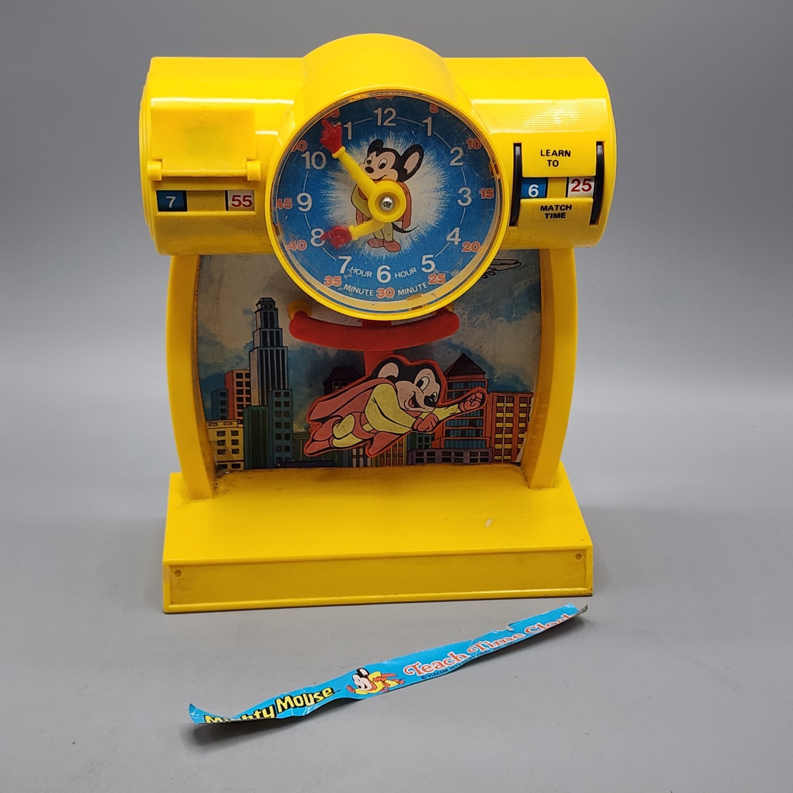 Vintage 1981 Janex Mighty Mouse Teach Time Pendulum - Made in Hong Kong - Works