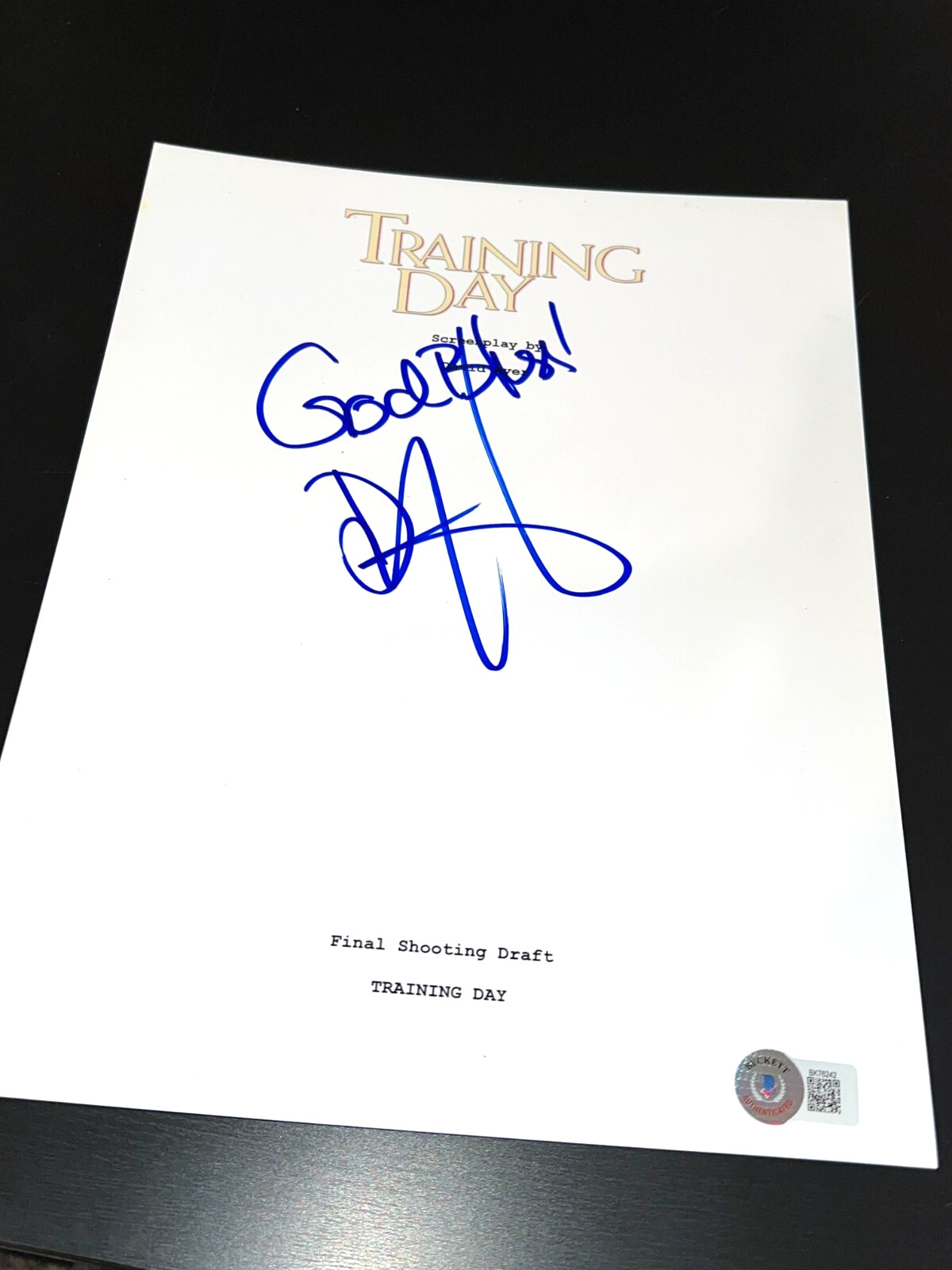 DENZEL WASHINGTON SIGNED AUTOGRAPH MOVIE SCRIPT TRAINING DAY BECKETT BAS E