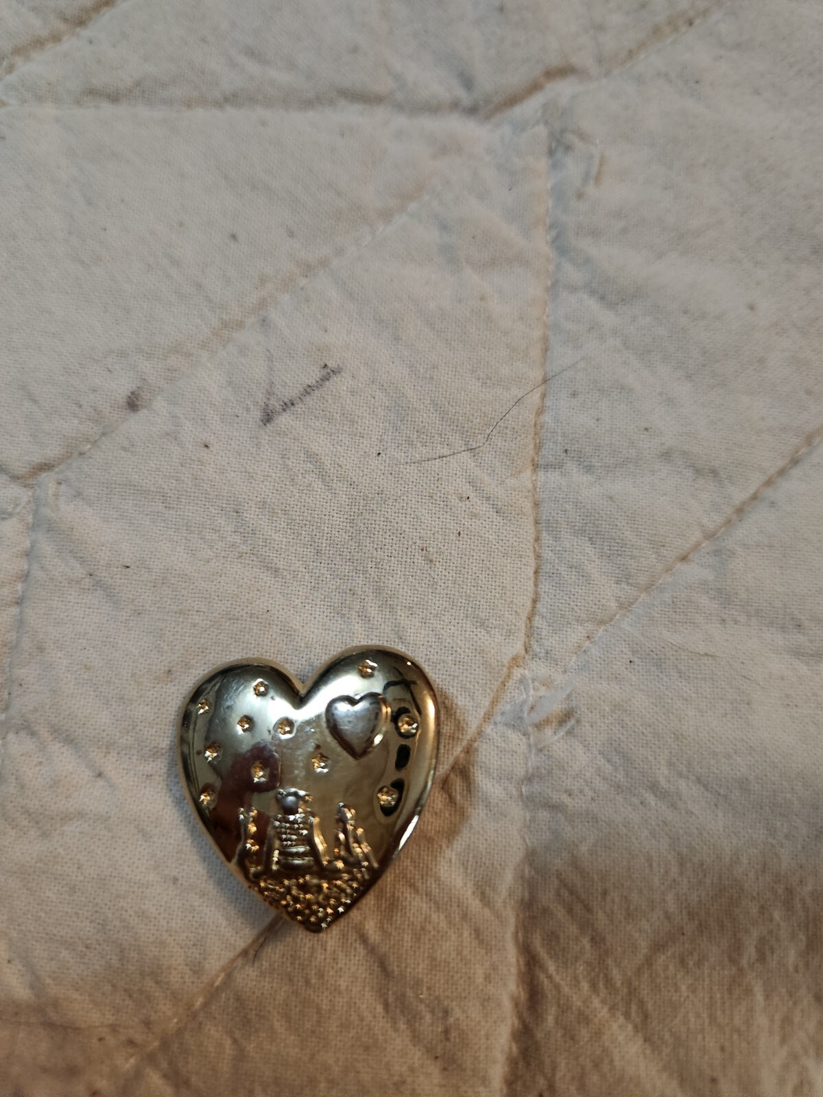 SHREK HEART BROOCH BADGE  1\