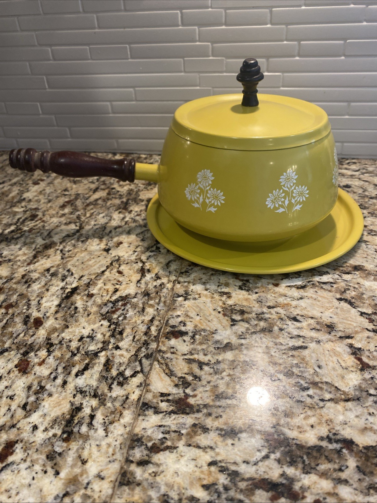 Vth Retro MCM Gold Fondue Pot 1970s White Flower Wood Handle Lid Underplate 3 Pc
