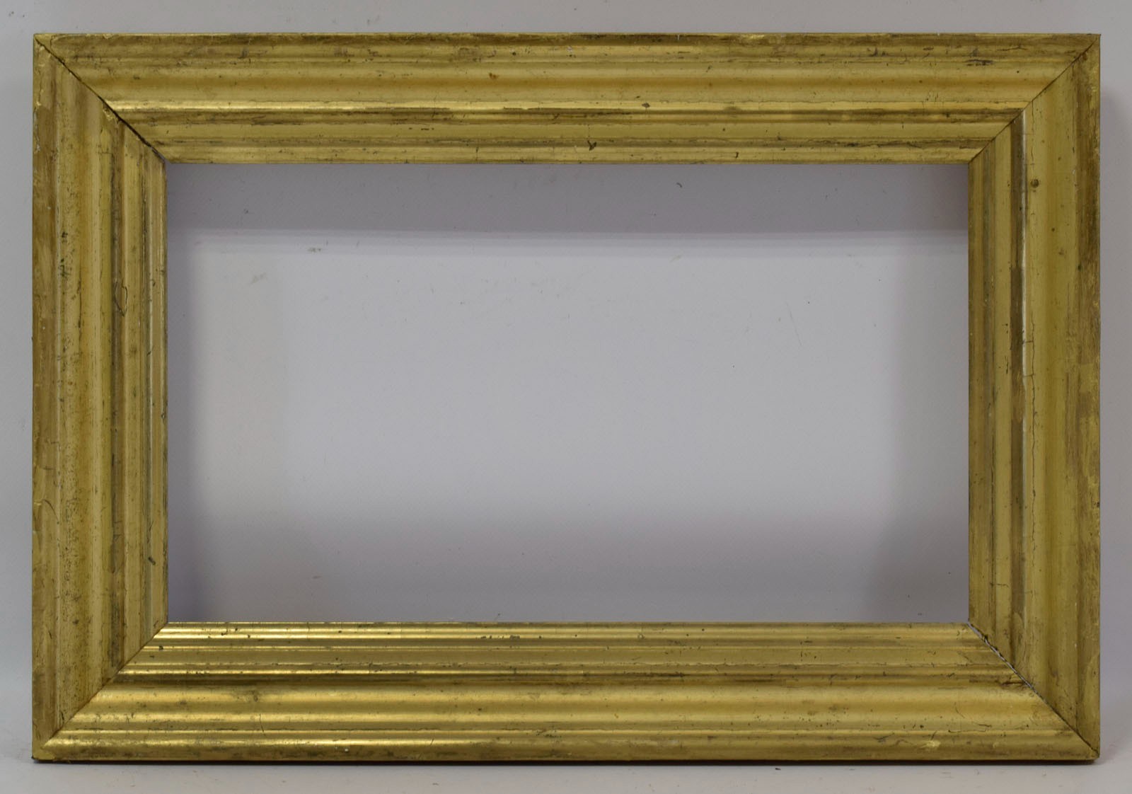Berliner Leiste 19 c. Old wooden frame in original condition Int: 16.9 x 10.0 in