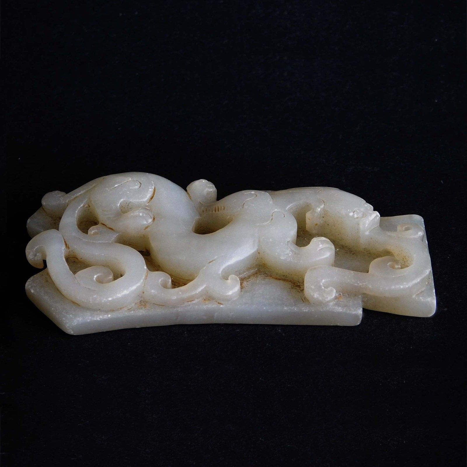 Serpentine Jade Chilong Dragon on Spade Charm Bubi Toggle 蛇纹玉螭龍布幣吊墜