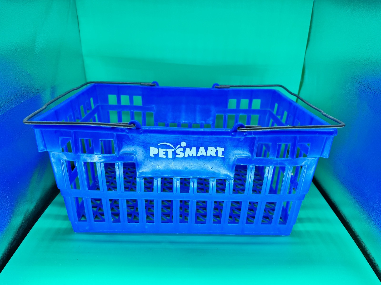 VINTAGE PetSmart Pet Retail Store Shopping Basket Y2K Advertising Wire Handle