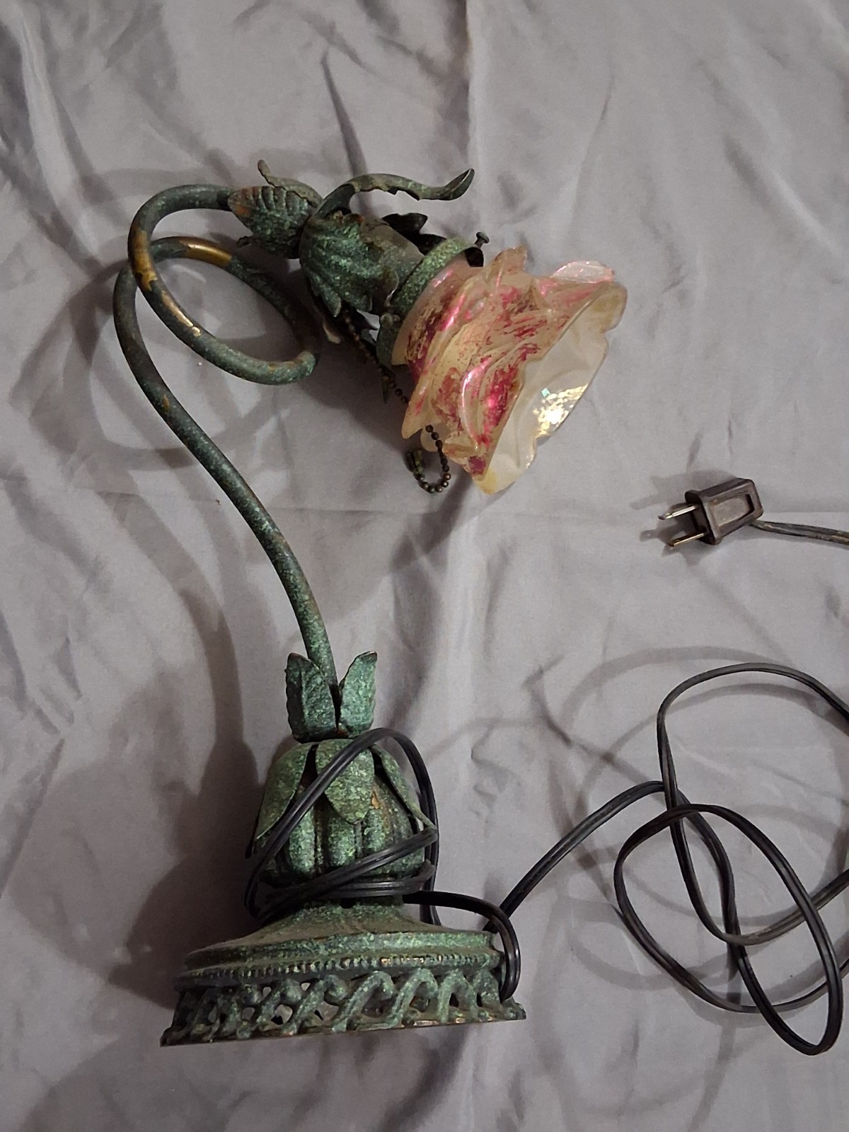 Vintage Castiron Flower Lamp. Tested Works. Some Paint Damage On Flower. Read