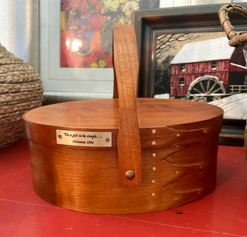Artisan-Made Shaker Box with Lid Lined 5 Finger Swing Handle 8.5\