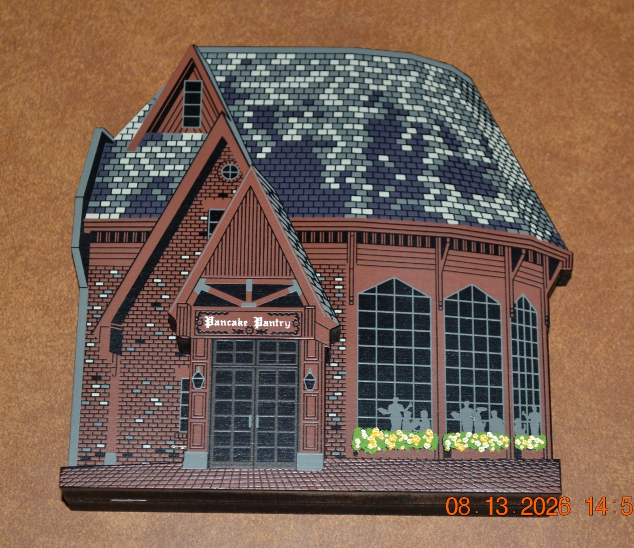 Sheila's Collectible Colonial Shelf Sitters 3D House PANCAKE PASTRY 1998