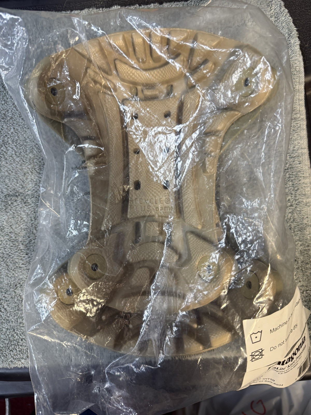 NOS Patagonia VersLite Combat Knee Pads (104 mg)