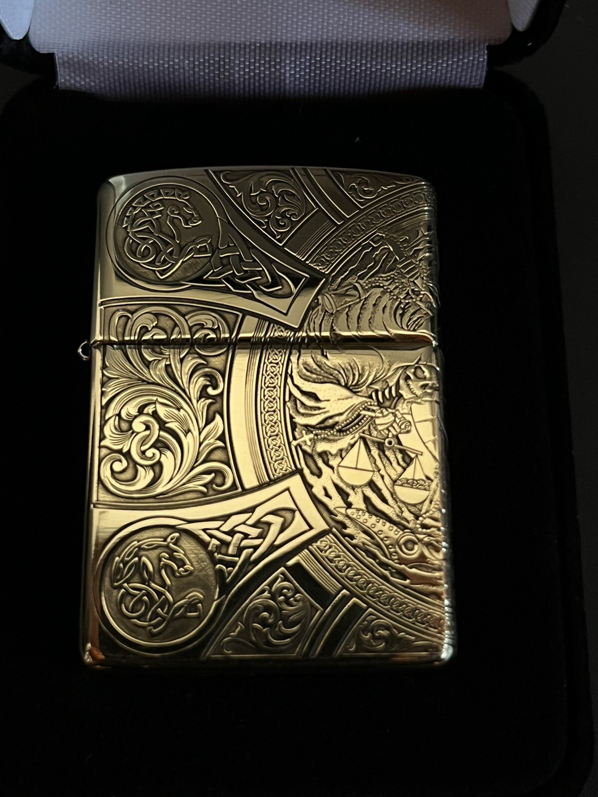 ZIPPO  LIGHTER RARE 4-SIDE ZIPPO NEW