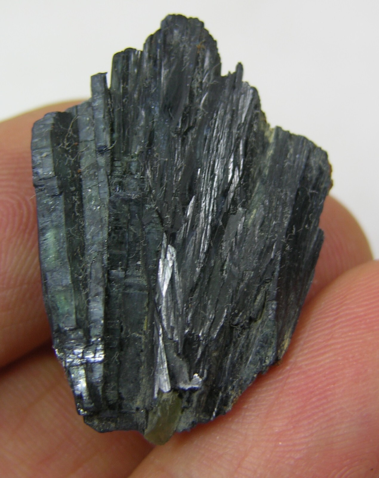 25.50ct Bolivia 100%  Natural Green Vivianite in Matrix Specimen 5.10g 31mm