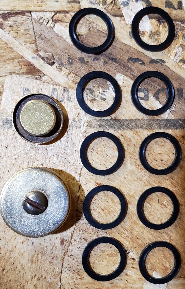 TEN (10) NEW COLEMAN NO2 GASKETS FOR COLEMAN 3 PIECE FUEL CAPS STOVE & LANTERN