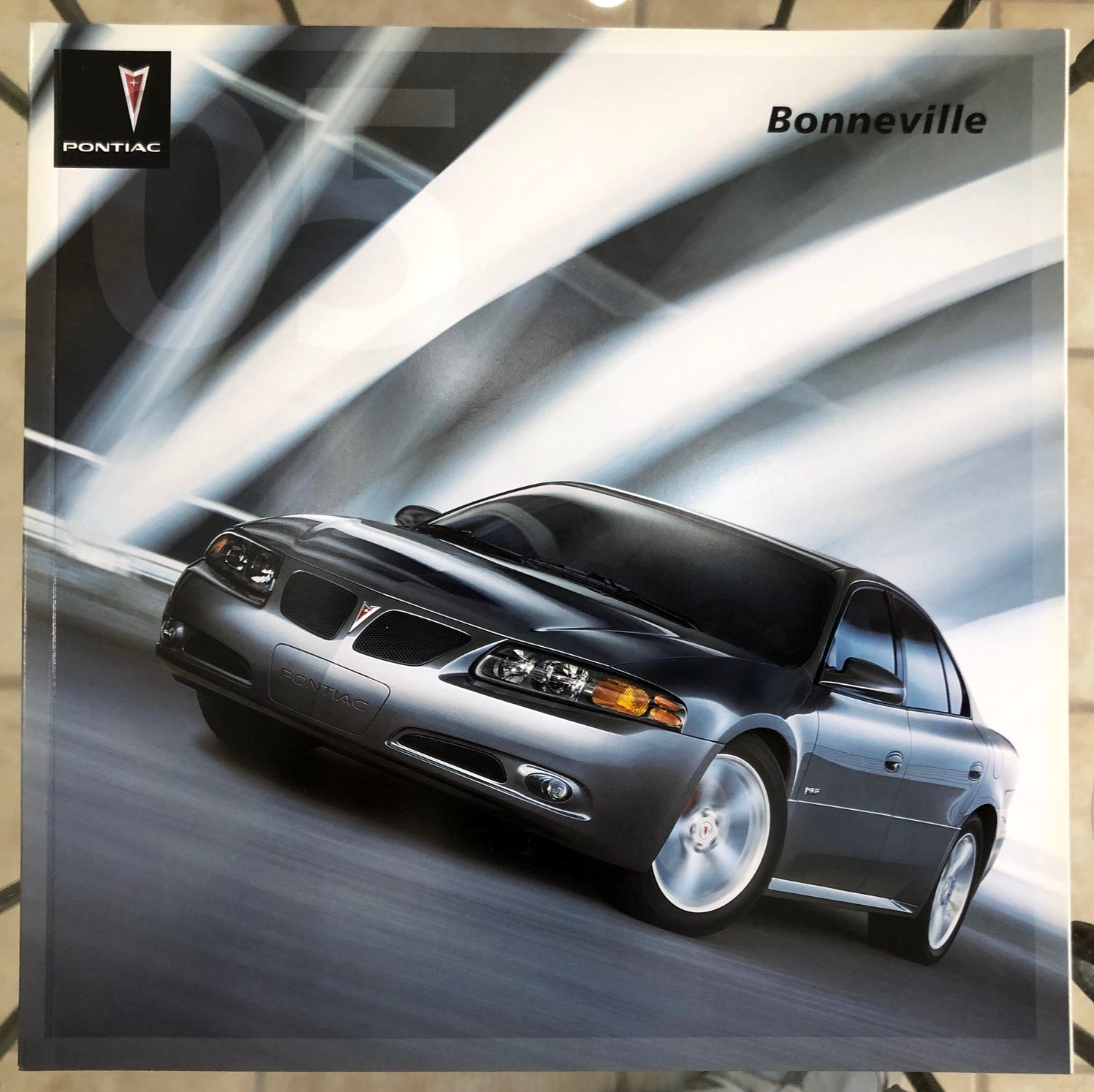 Original 2005 Pontiac Bonneville Deluxe Sales Brochure 05 SE SLE GXP