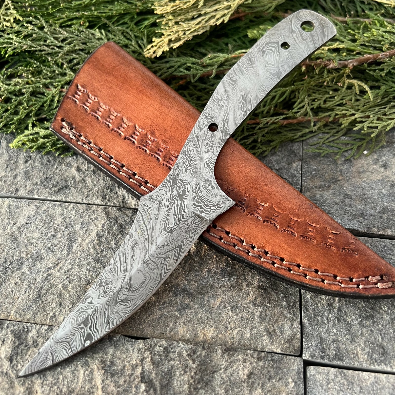 CUSTOM HAND FORGED DAMASCUS Steel Blank Blade Skinner Hunting Knife with Sheath