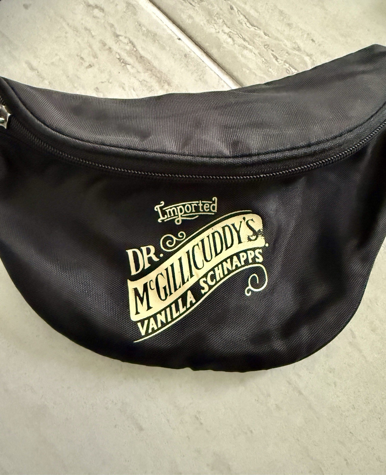 Rare Dr McGillicuddy’s Vanilla Schnapps Fanny Pack Black Zip Buckle Waist Hip