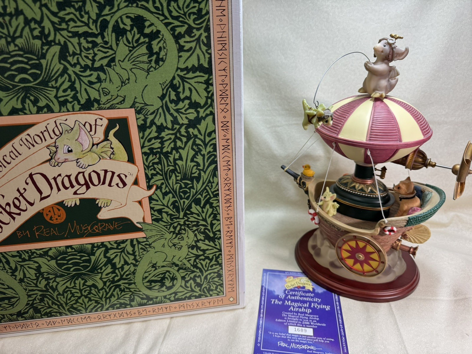 Pocket Dragons Real Musgrave Magical Flying Airship LE2500 Working Motion COA