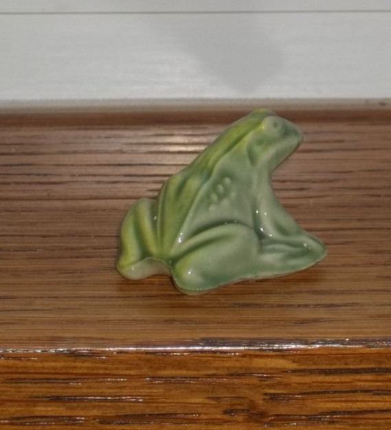VINTAGE Wade Light Green BULL FROG - 1967-1973 - Excellent Condition