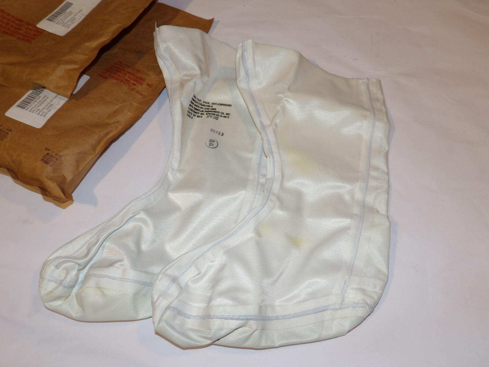 2 NEW PAIR 2002 US MILITARY ANTI-EXPOSURE SOCKS SIZE 9 NOMEX/GORTEX/JERSEY KNIT