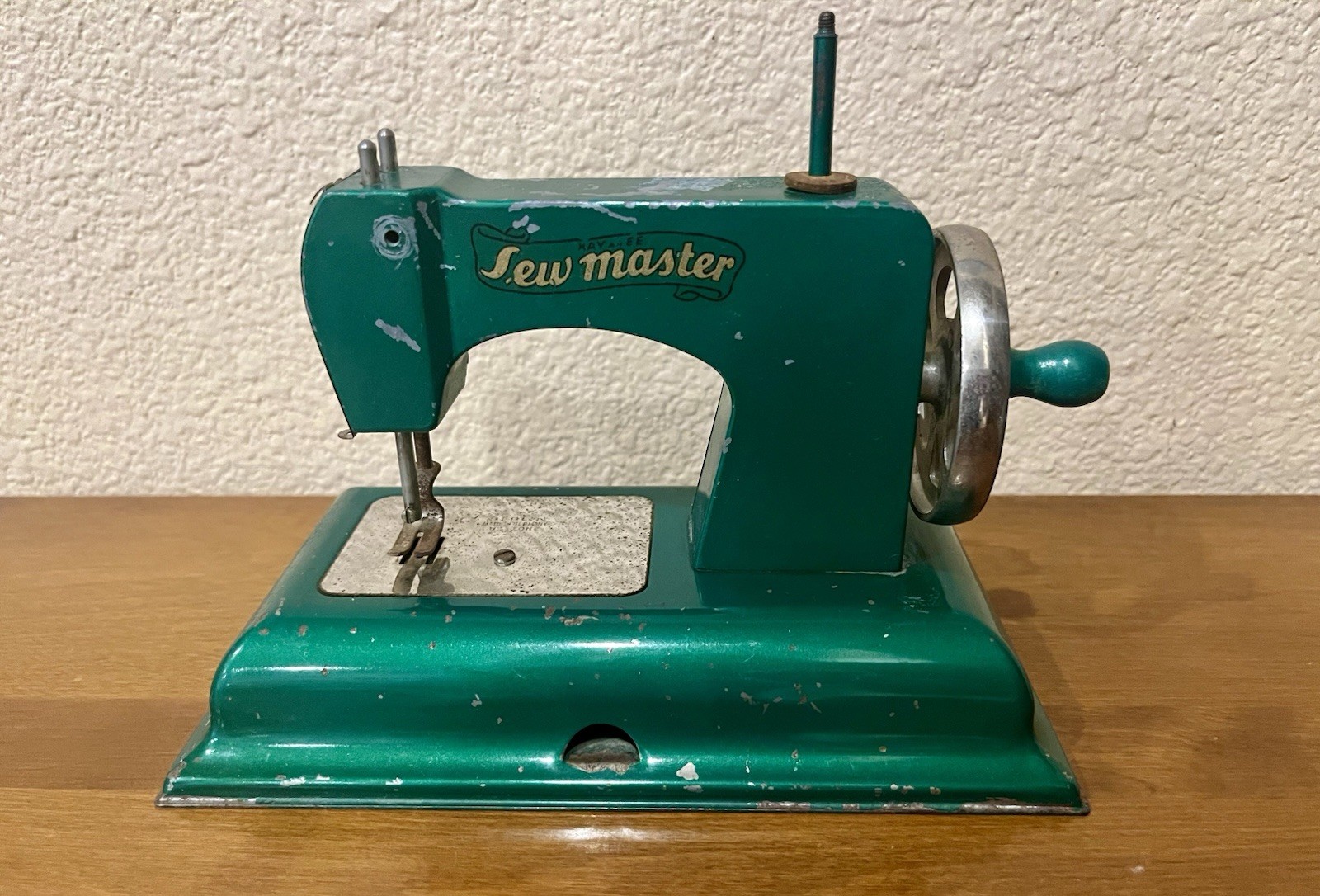 Vintage Child's 1st Sewing Machine KAY AN EE Berlin Sew Master US Zone 
