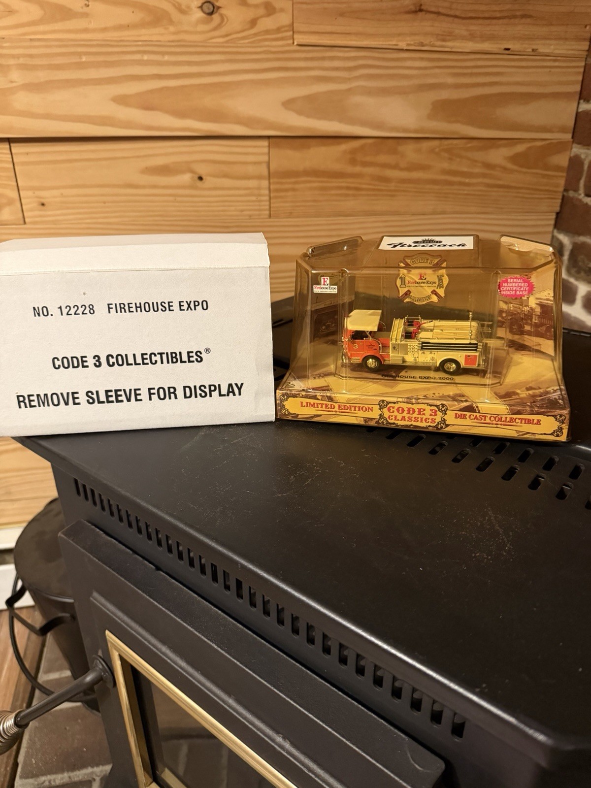  Code 3  Collectable Firehouse Expo 2000 Crown Firecoach Fire Truck #12228