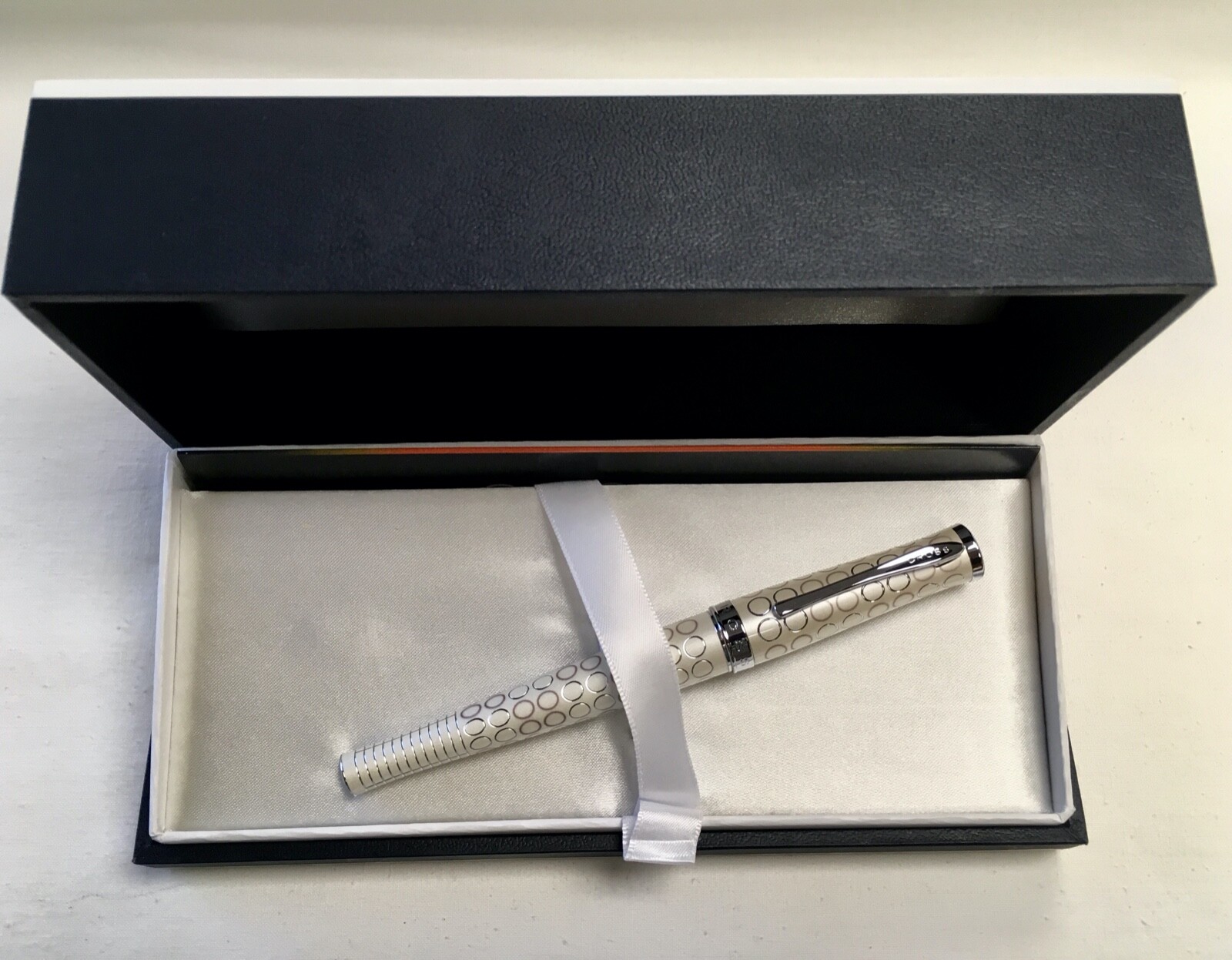 Cross Sauvage Ivory/Forever Pearl 
