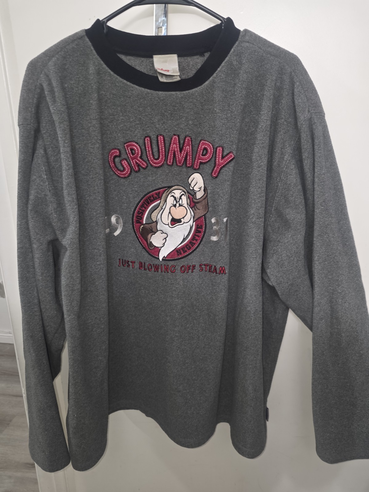 Vtg Disney Store Grumpy Dwarf Fleece Grey Sweatshirt Size XL Embroidered 