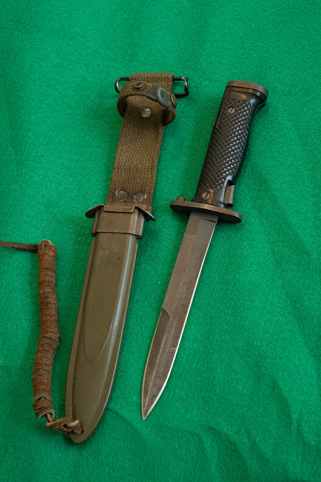 US Imperial M5A1 Bayonet with M8A1 Scabbard