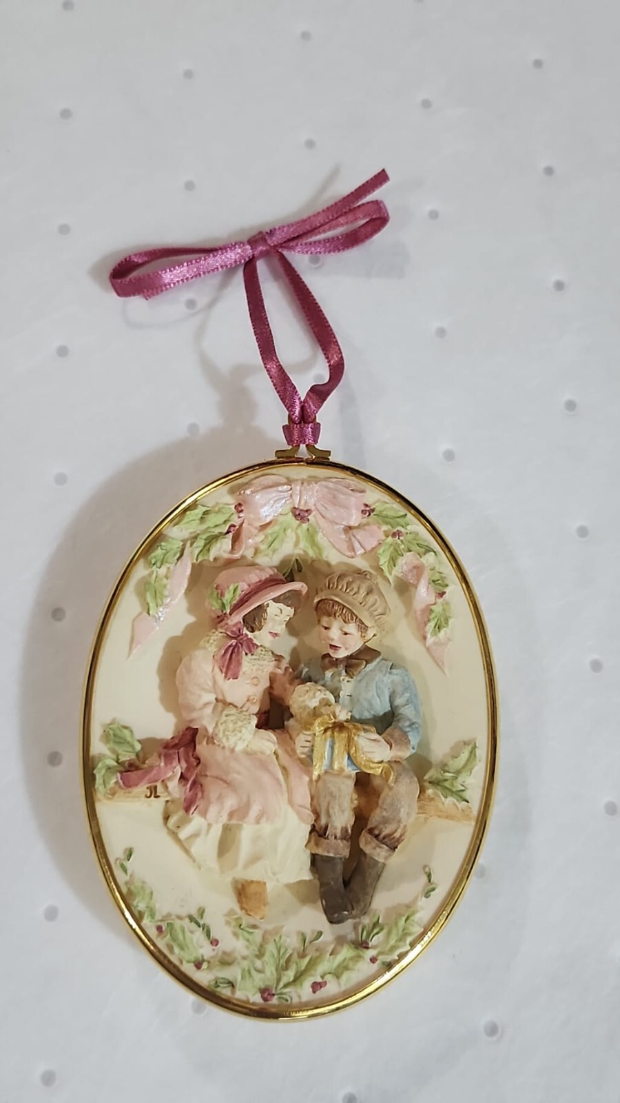 VINTAGE 1993 HALLMARK KEEPSAKE CHRISTMAS... A BEAUTIFULL SEASON FOR SHARING