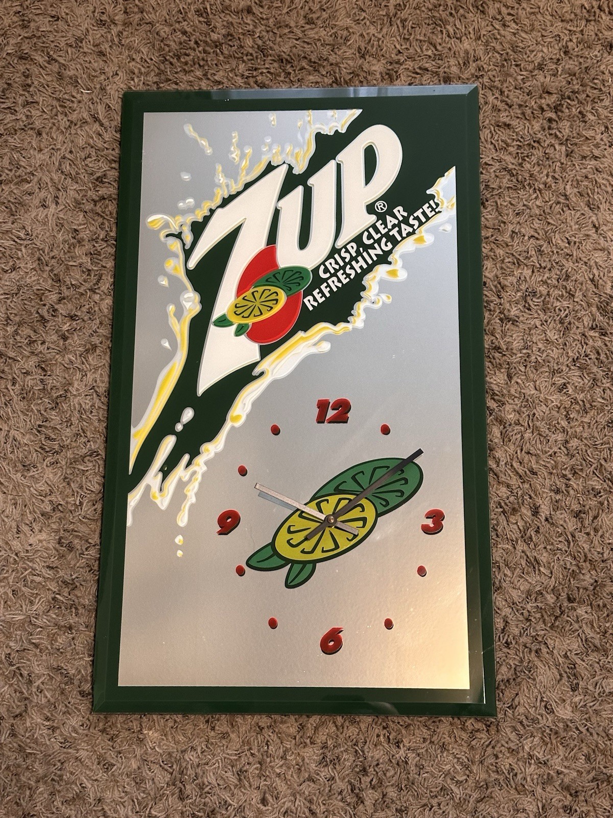 Rare Vintage 7UP Splash Mirror Wall Clock – Crisp Graphics & Excellent Condition