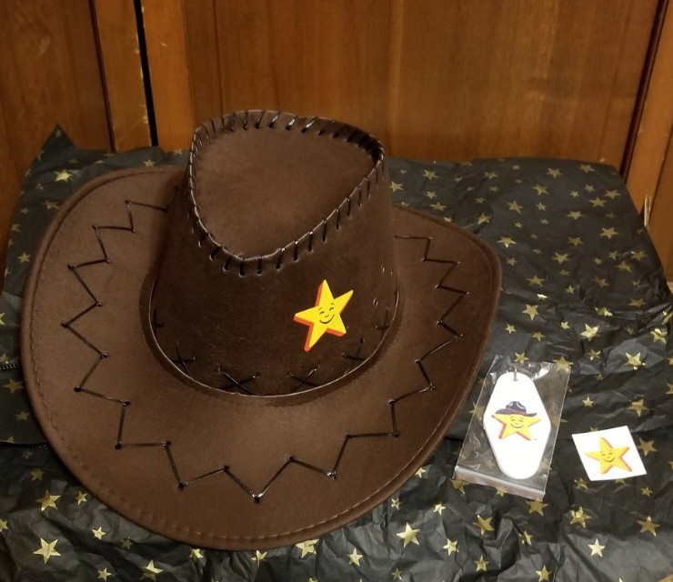 CARL\'S JUNIOR Cowboy Hat, sticker and Keychain Prize LOT - BRAND NEW Prize