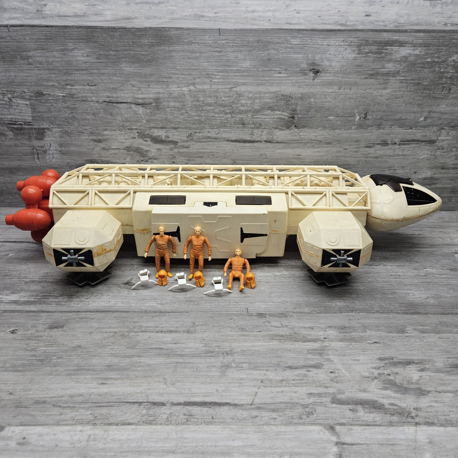 INCOMPLETE Vtg Mattel 1976 Space 1999 Eagle One Spaceship Toy w/ Figures