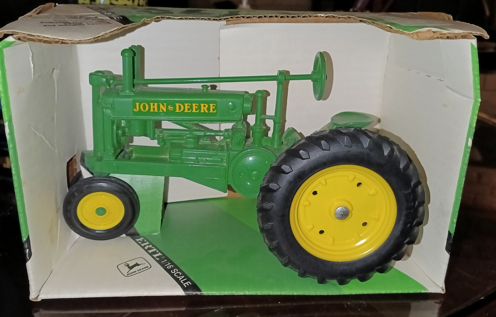 Ertl 1934 John Deere Model A Tractor 539DO NIB