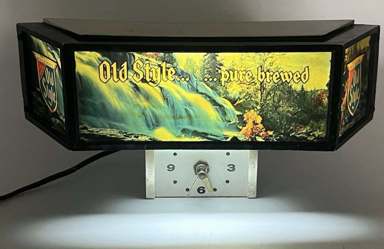 Vintage Heileman's Old Style Pure Brewed Lighted Beer Advertising Clock-Works