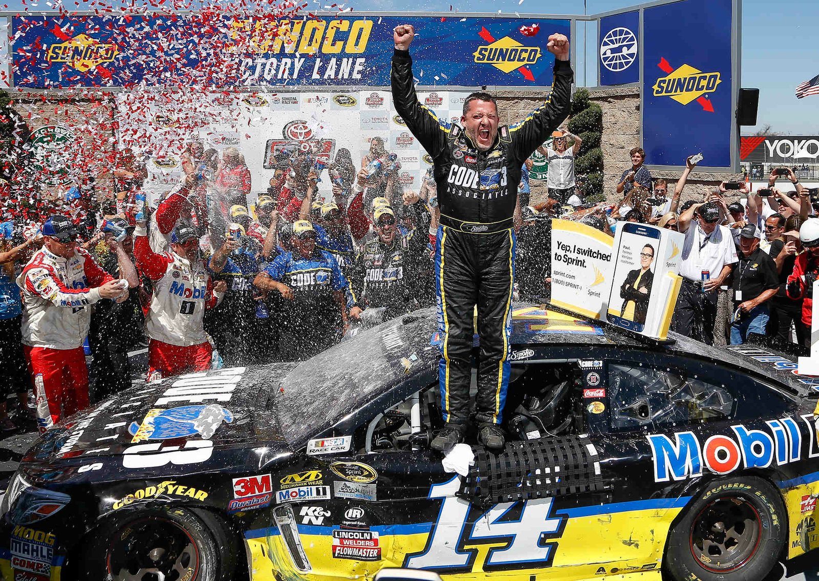 Beautiful Nascar Superstar Tony Stewart.JPG 4x6 Picture Celebrity Print