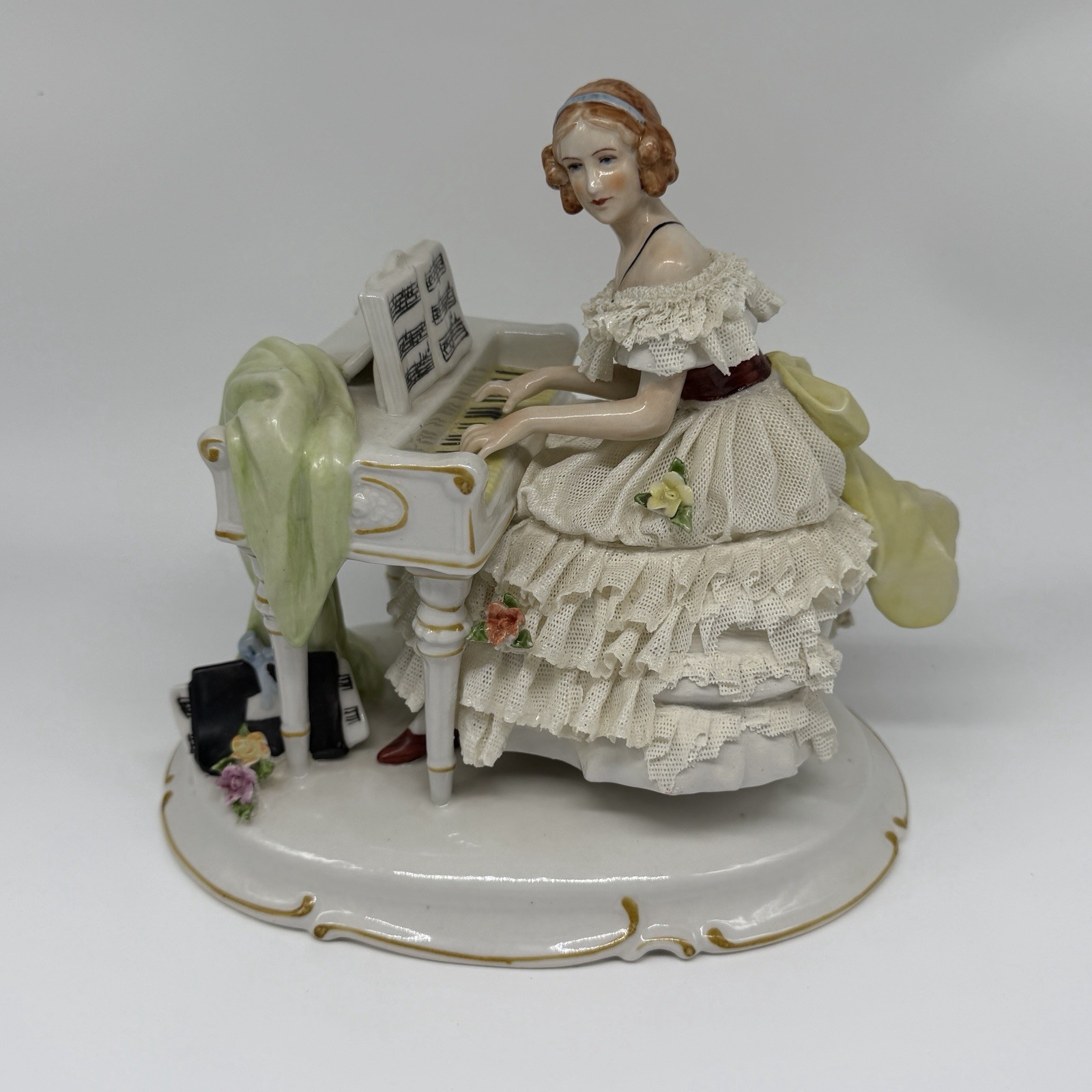 Antique Unterweissbach German Porcelain Pianist Figurine Floral Lace Dress READ
