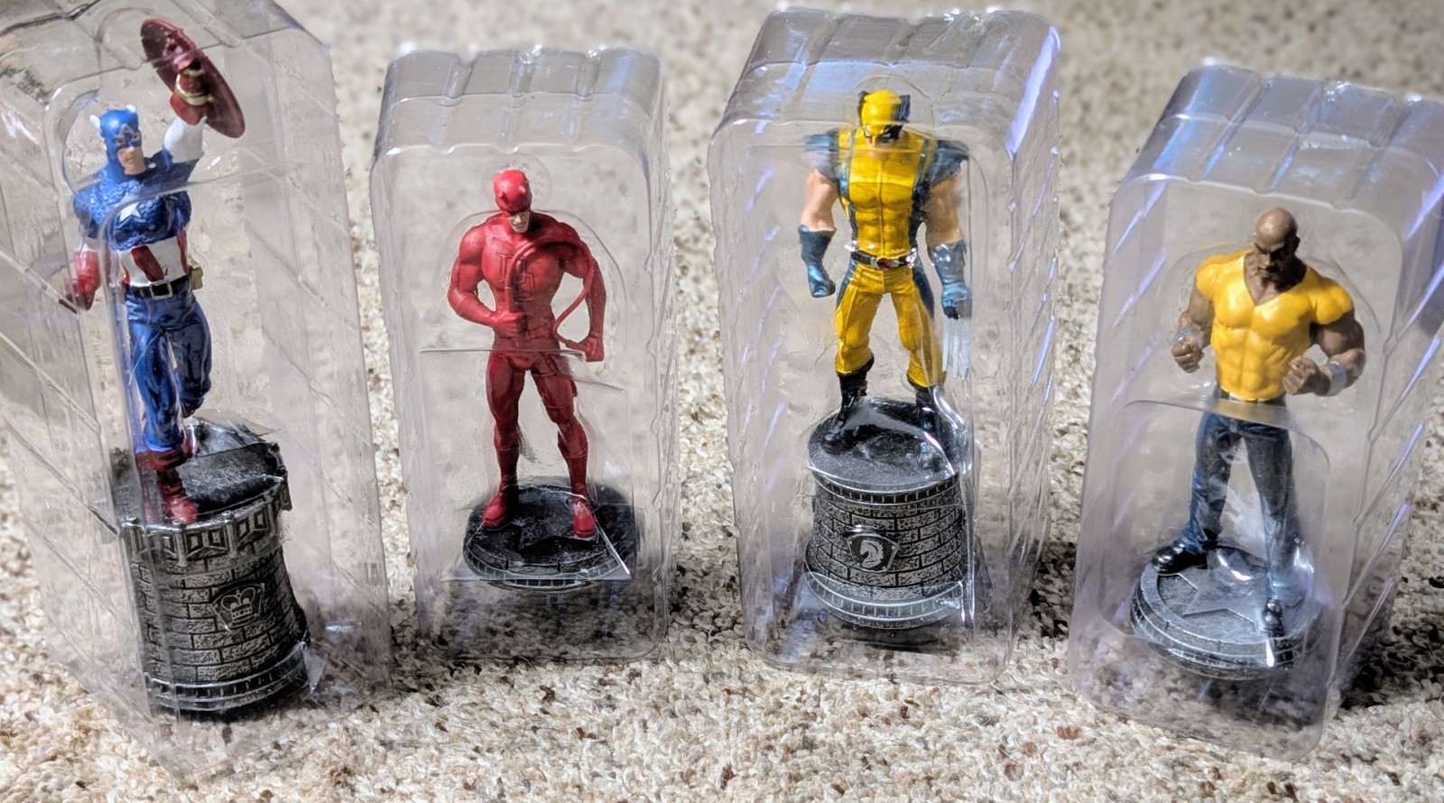 Eaglemoss Marvel Chess Pieces Wolverine, Captain America, Daredevil, Luke Cage