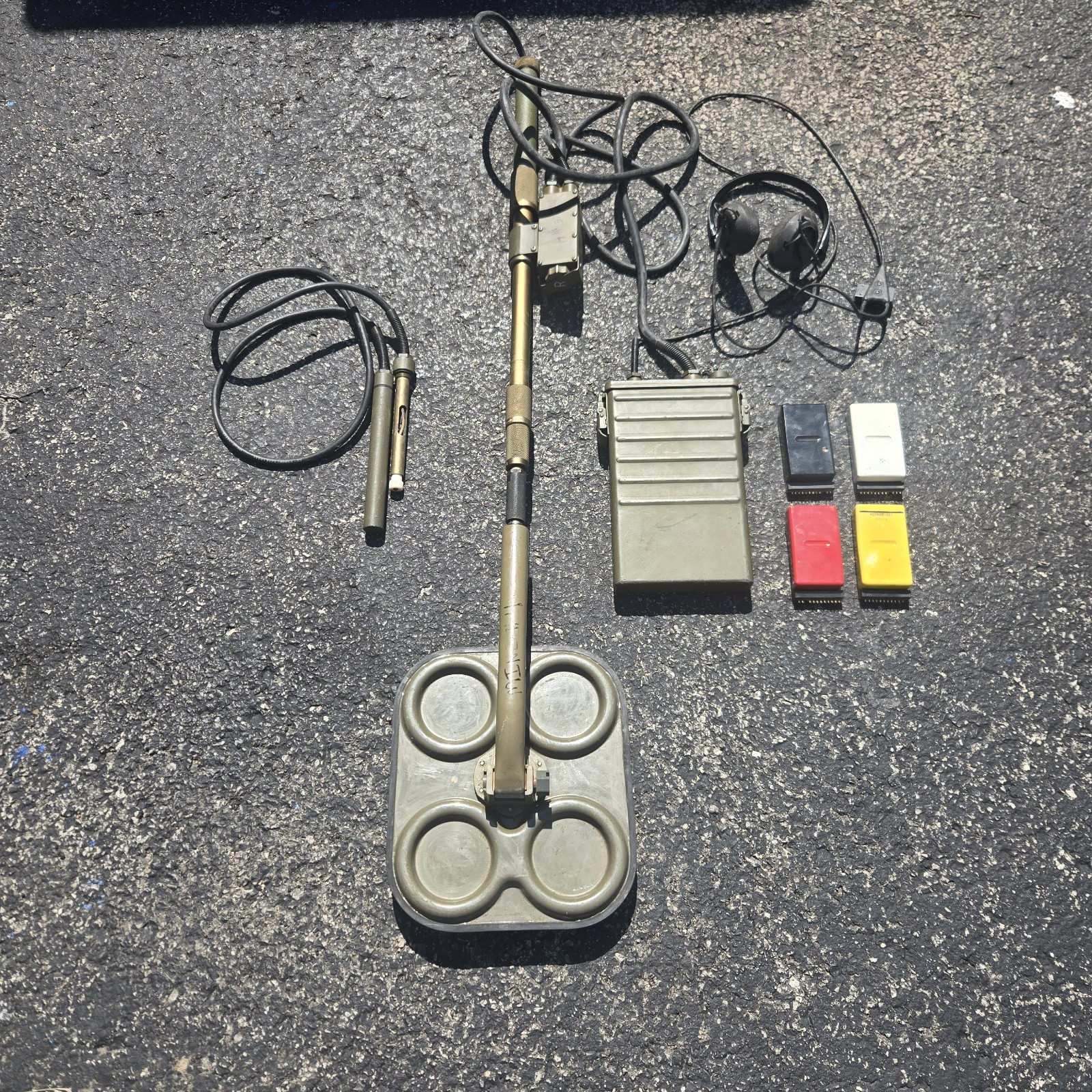 US Army Military AN/PSS-11 Mine Sweeper Metal Detector