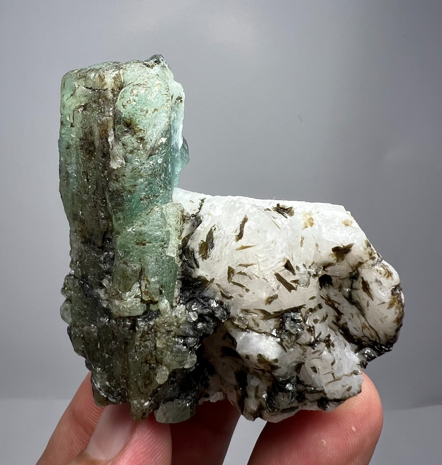 Chitral Emerald Crystal on Matrix – Green Emerald Specimen Pakistan_153 Gm