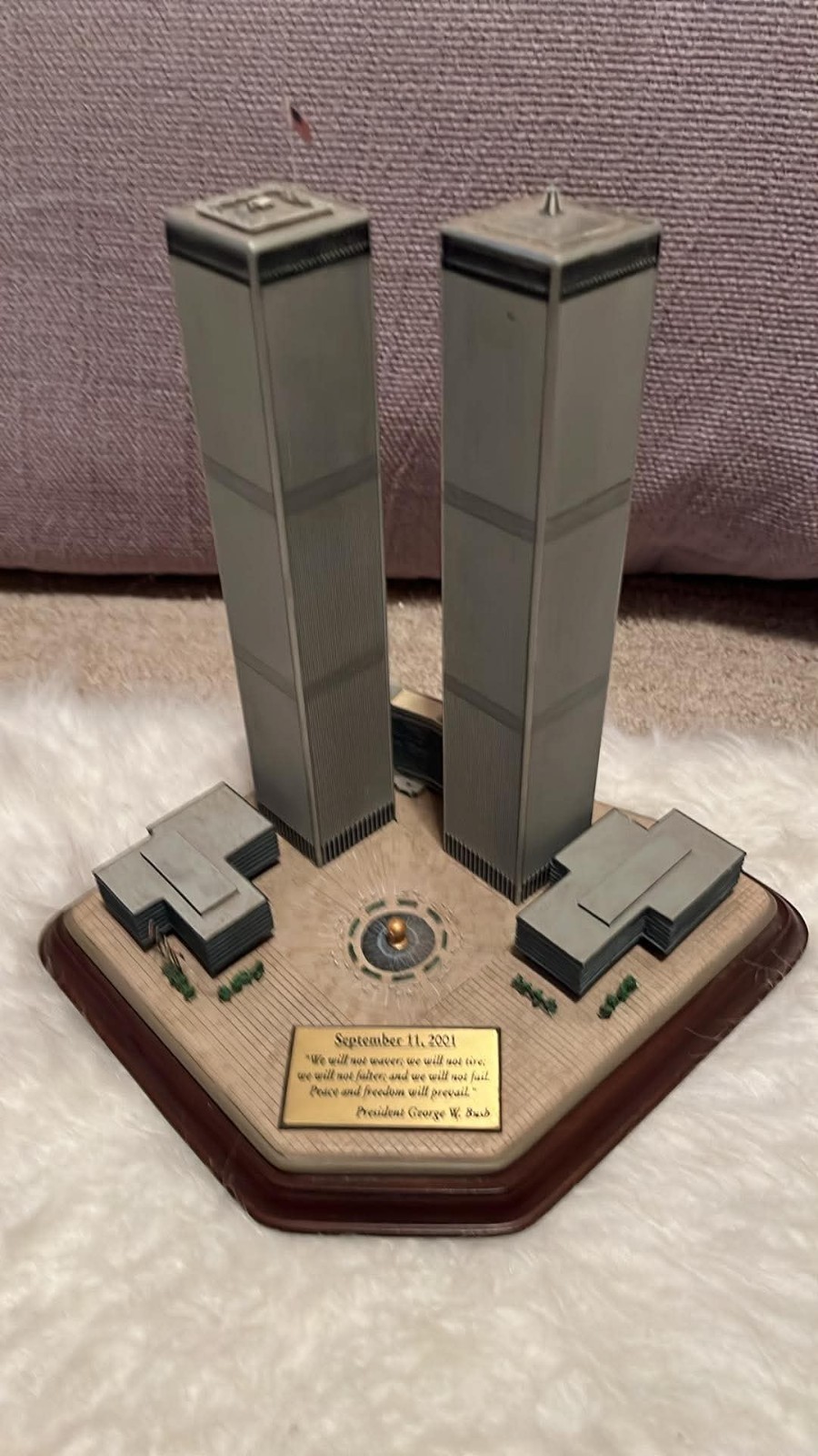Danbury Mint Twin Towers 9/11 World Trade Center Memorial Sculpture Rare